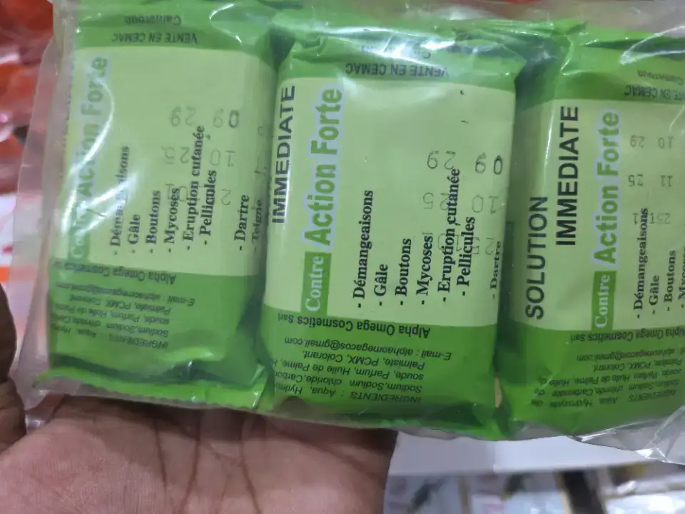 Savon Solide nettoyant et Gommant 100% Action rapide . Efficacité 100%