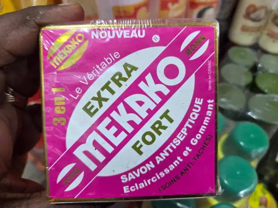 Savon Solide nettoyant et Gommant 100% Action rapide . Efficacité 100%