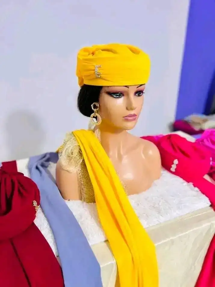 Chapeau et écharpe hyper tendance de Turquie